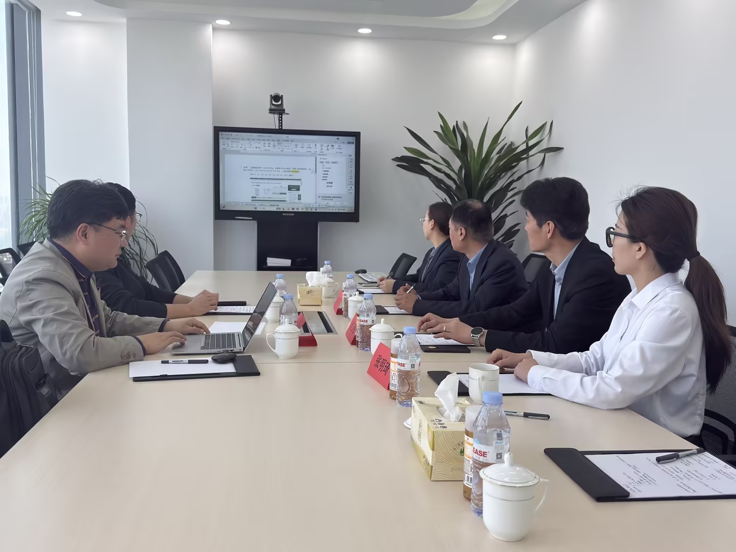 e92b3203-b9ef-4efd-9ba1-888dd0777a66